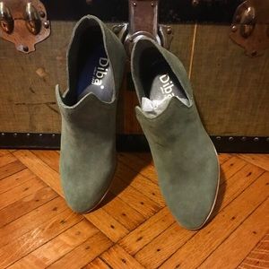 Diba NWOT Ankle Booties